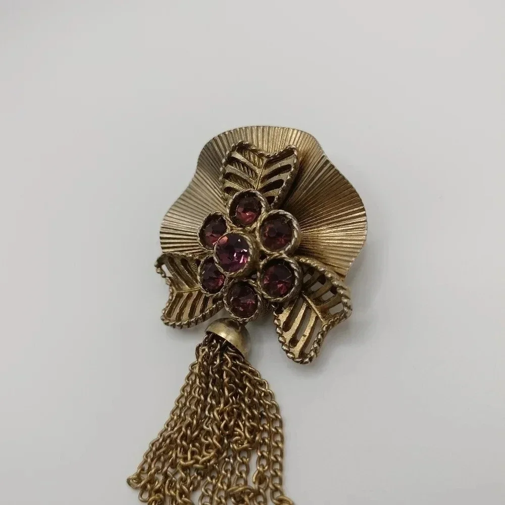 Unbranded gold tone